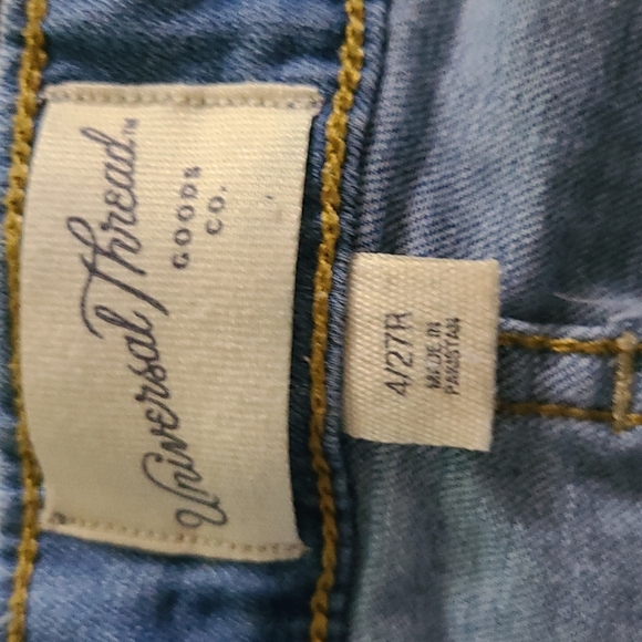 Universal Thread Jeans Size 4 - Picture 3 of 4